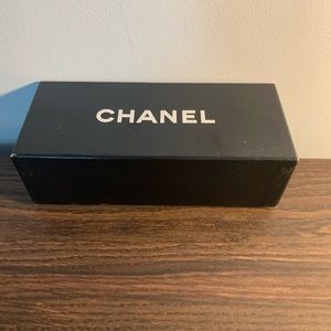 Chanel sunglasses authentic like new